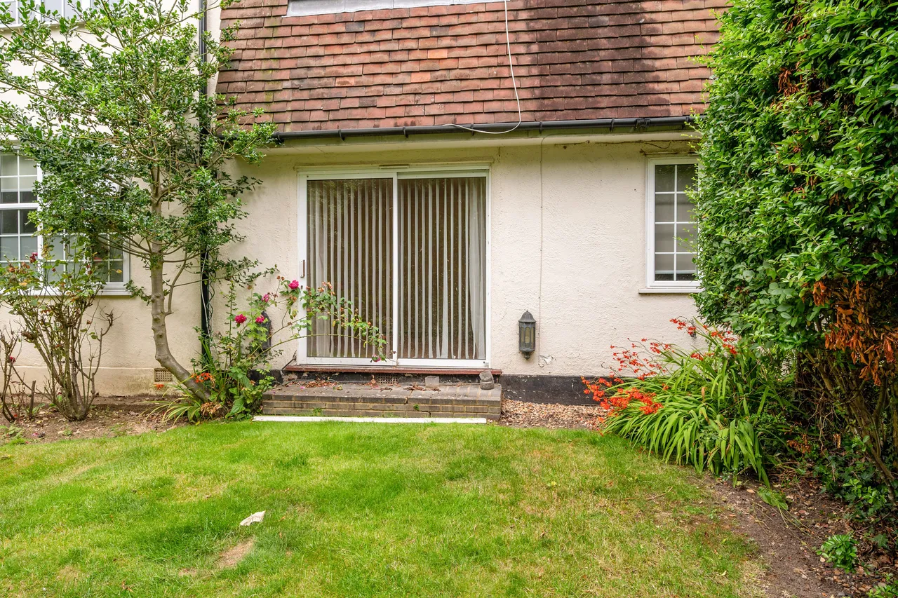 B Downs Court Cottage, 20 The Downs, London, photo 9
