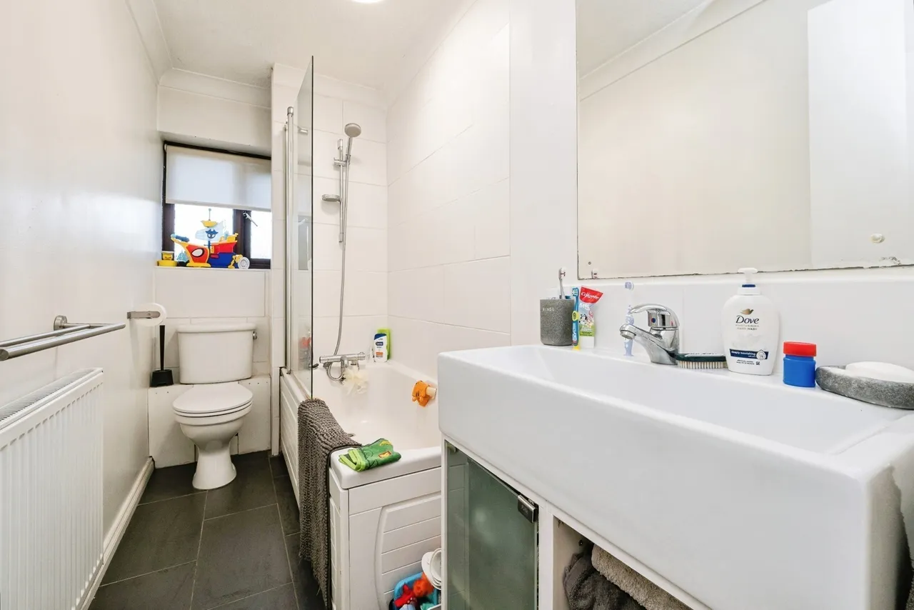 Teviot Avenue, South Ockendon, RM15, photo 13