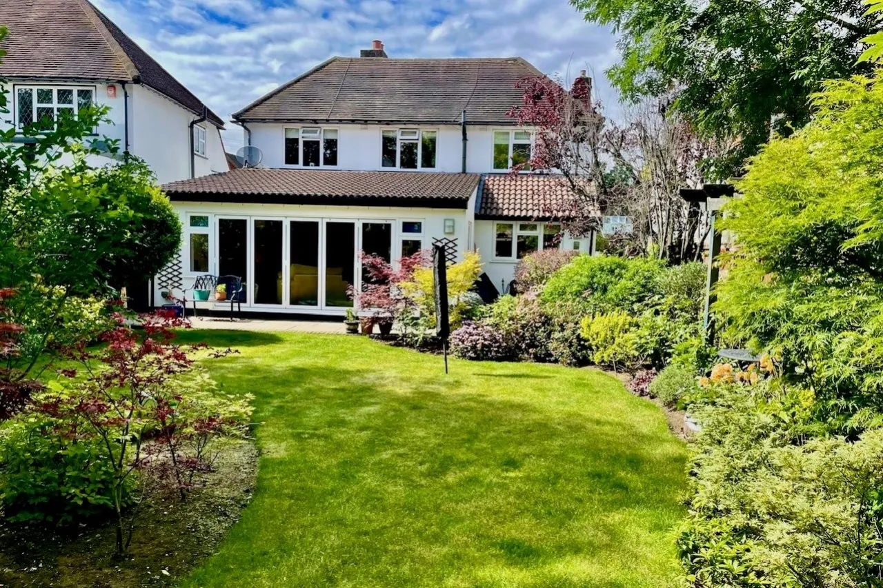 Vicarage Avenue, Surrey Egham, TW20, photo 17