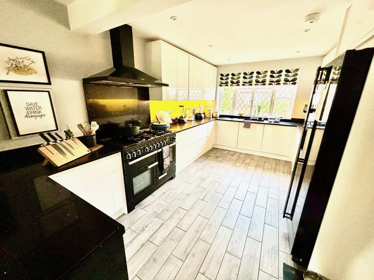 Vicarage Avenue, Surrey Egham, TW20, photo 6