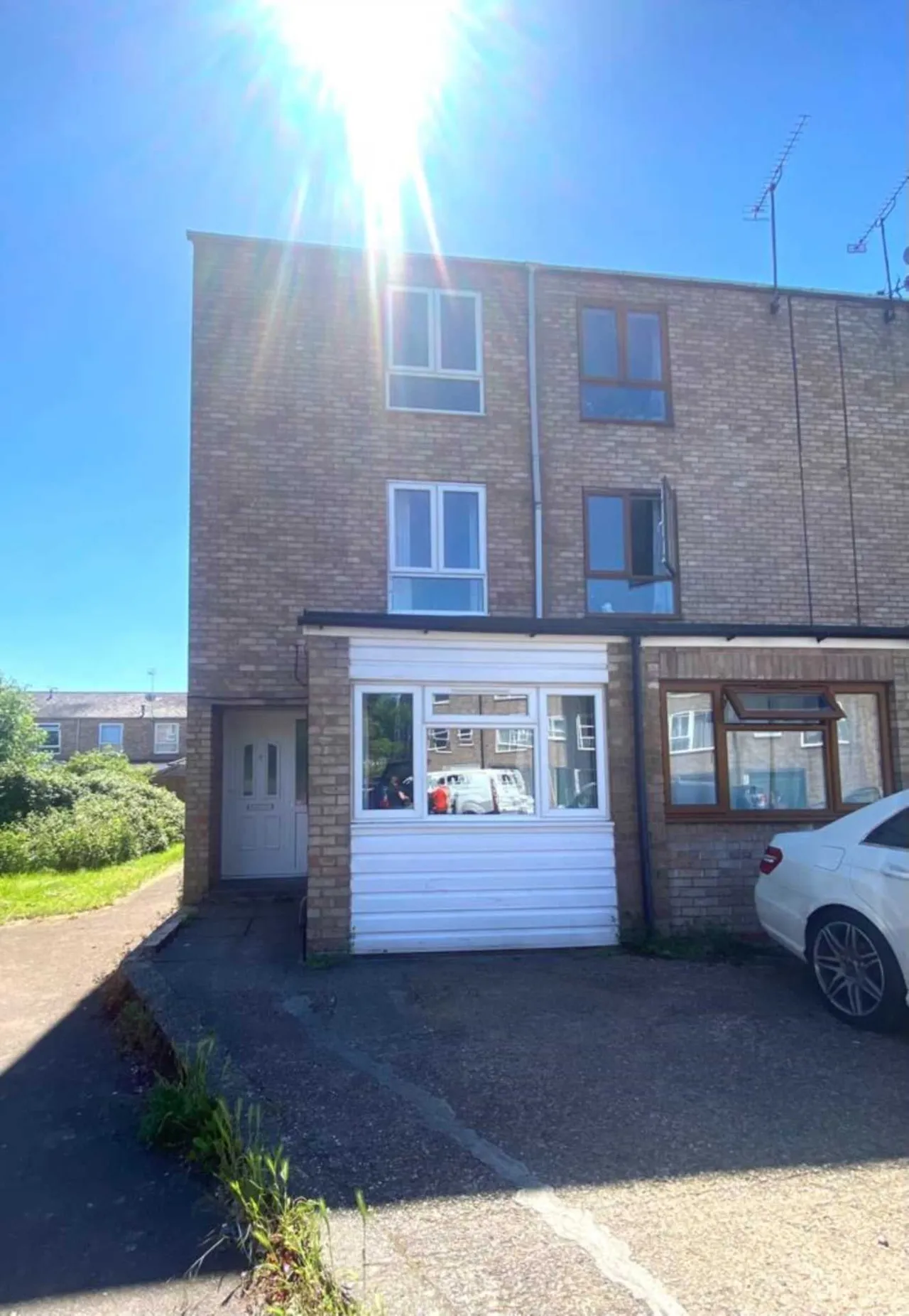 4 bed house to rent — Barton Crescent, Leamington Spa, CV31 1SH