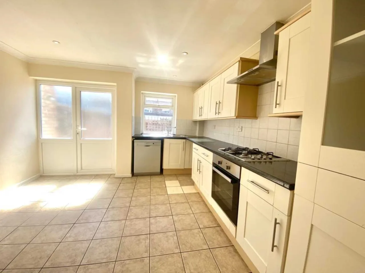 Barton Crescent, Leamington Spa, CV31 1SH, photo 2
