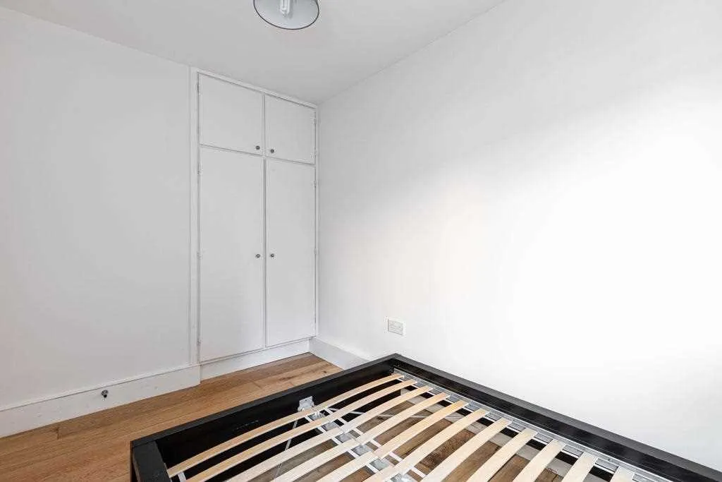 Lupton Street, London, photo 14