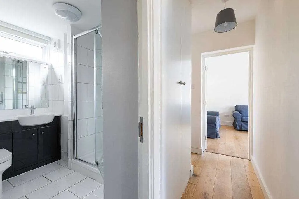 Lupton Street, London, photo 15