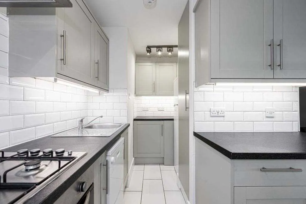 Lupton Street, London, photo 2