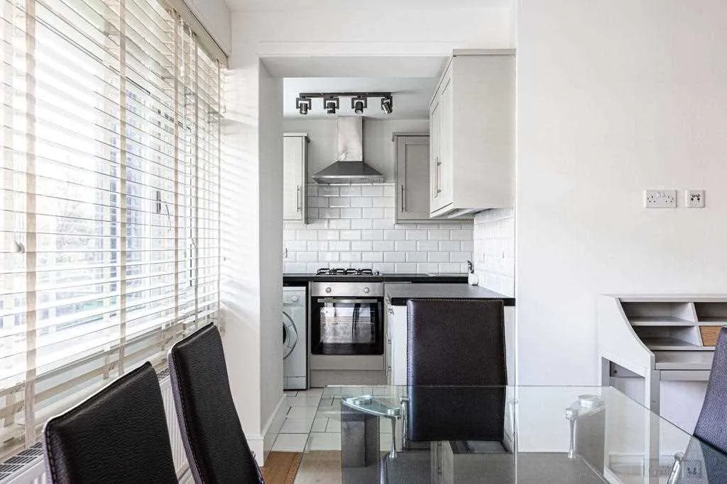 Lupton Street, London, photo 7