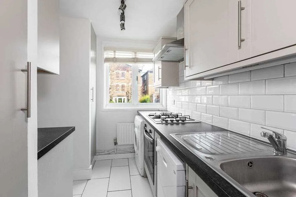 Lupton Street, London, photo 4