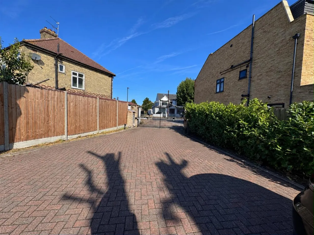 Southfield Road, Enfield, photo 6