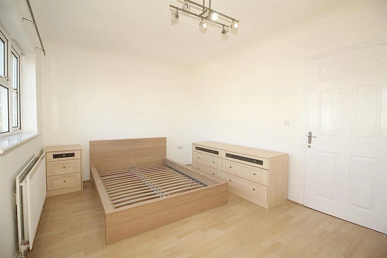Southfield Road, Enfield, photo 15
