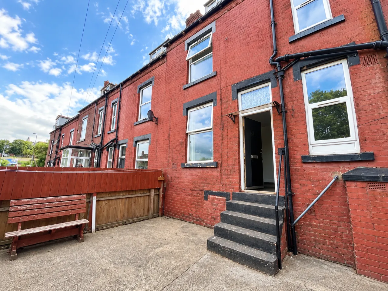 3 bed property to rent, Salisbury Road, LS12