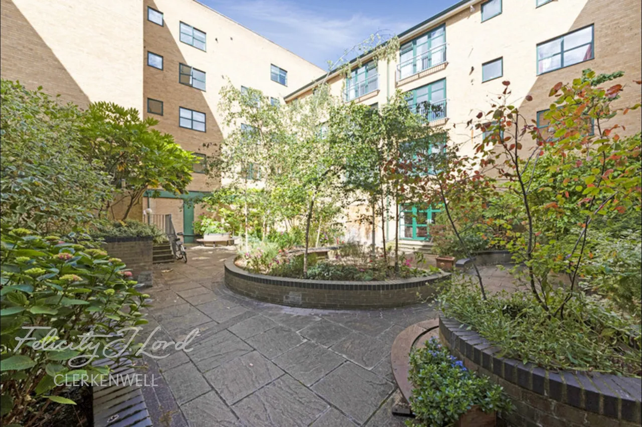 Goswell Road, London, EC1V, photo 5