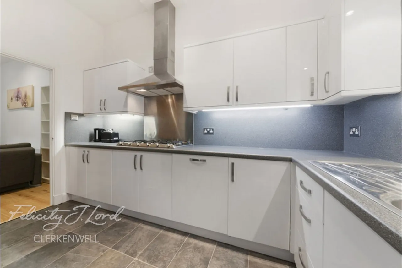 Goswell Road, London, EC1V, photo 4