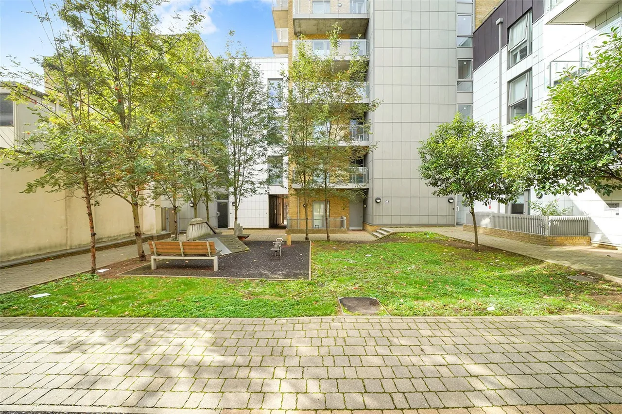 Rolling Mills Mews, London, E14, photo 22