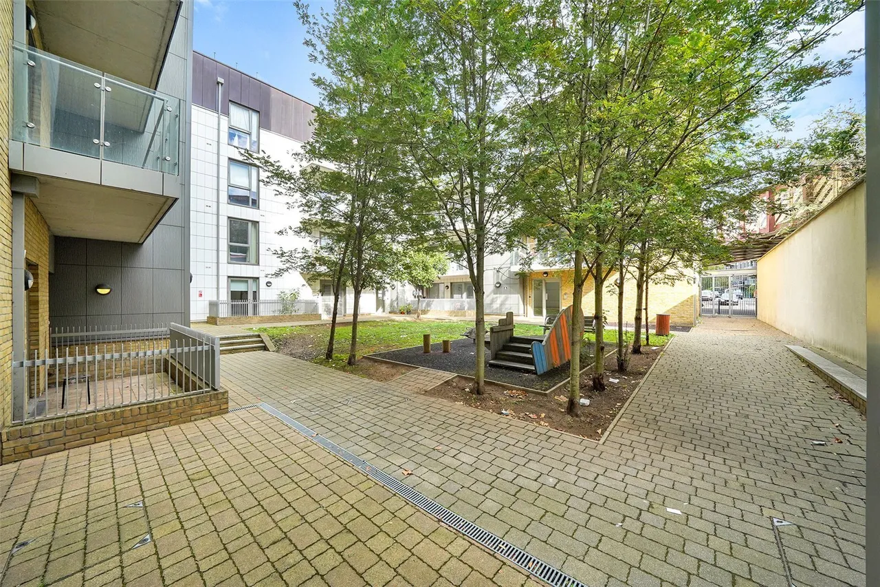 Rolling Mills Mews, London, E14, photo 21