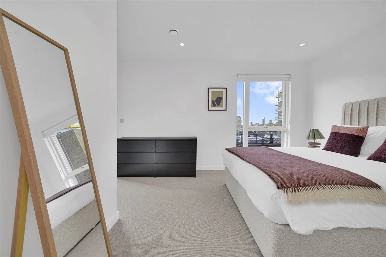 Rolling Mills Mews, London, E14, photo 14