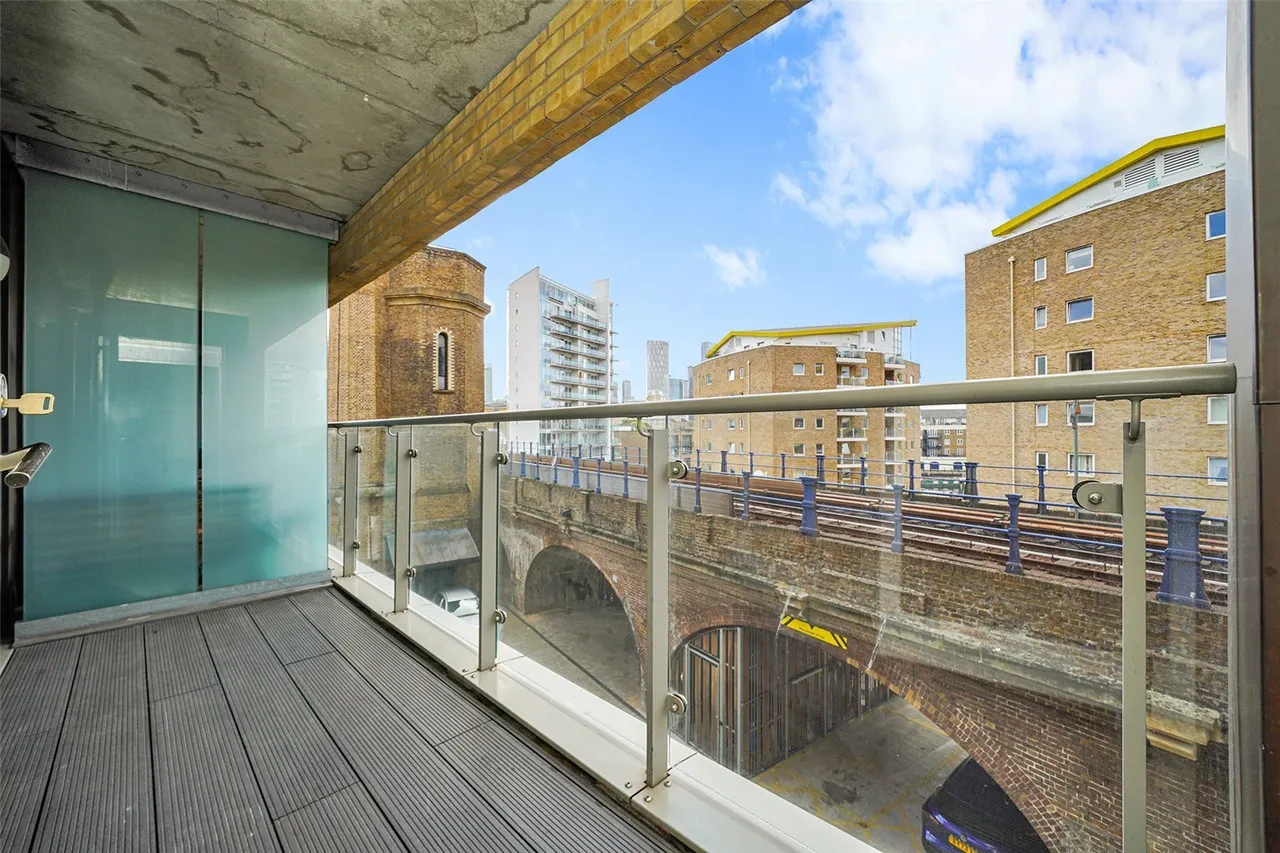 Rolling Mills Mews, London, E14, photo 4