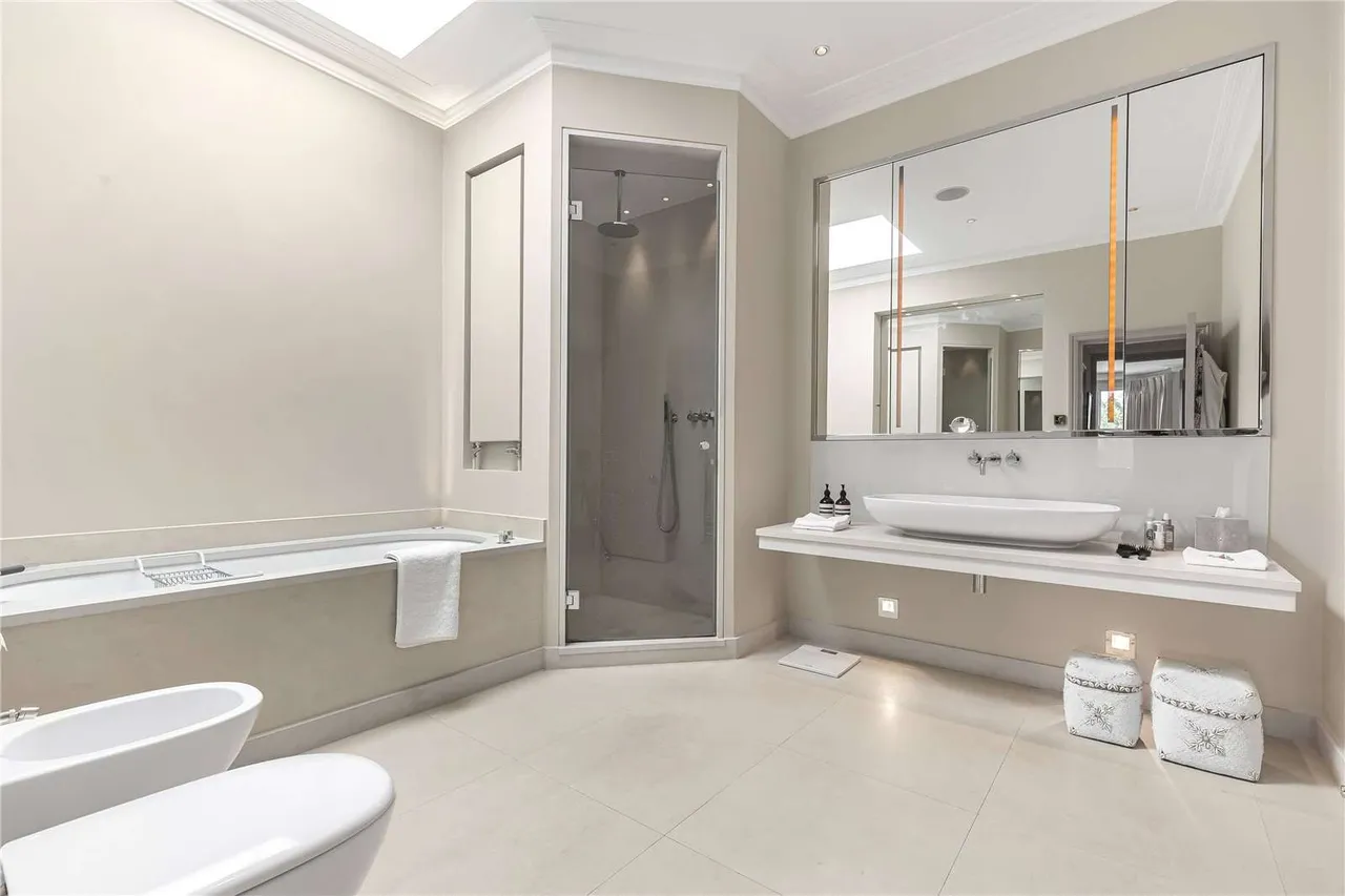 Denbigh Gardens, Richmond, TW10 6EN, photo 12