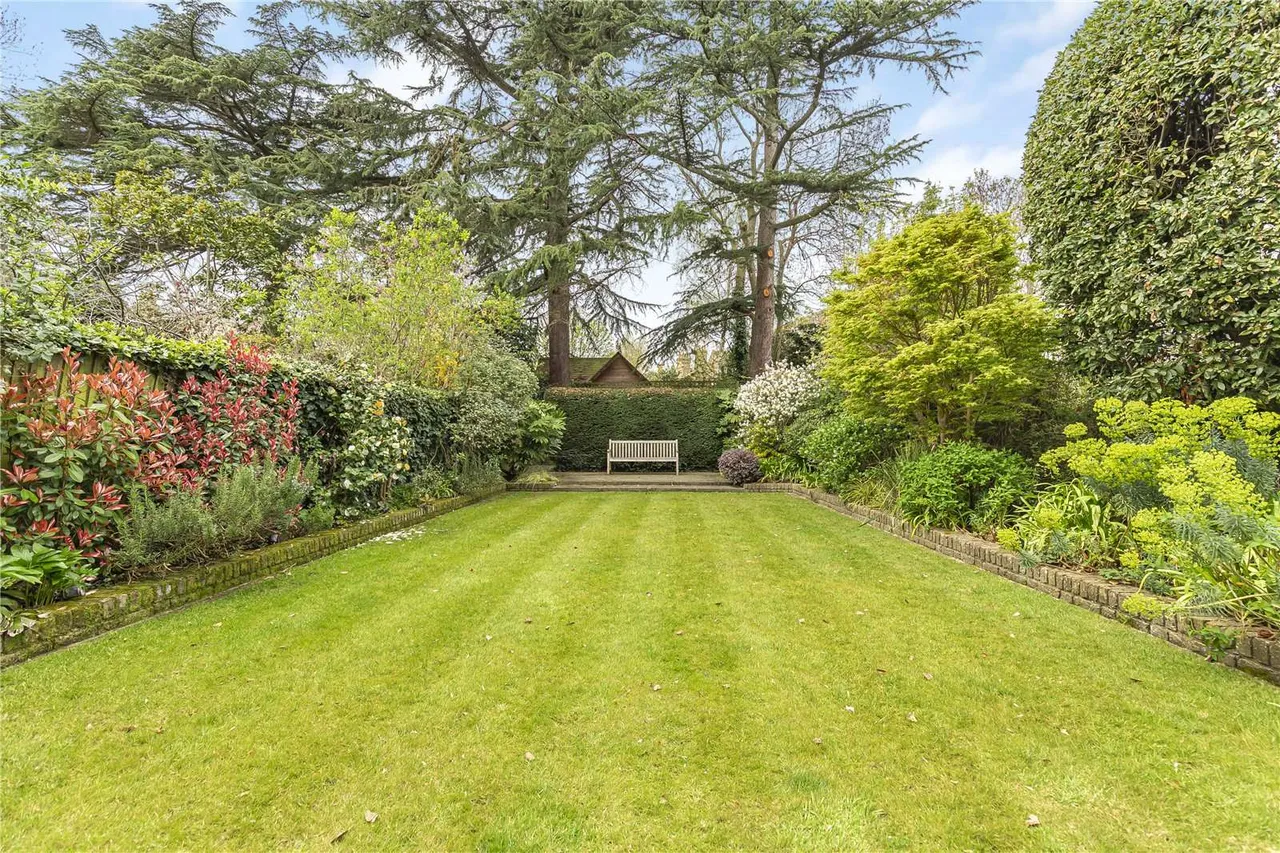 Denbigh Gardens, Richmond, TW10 6EN, photo 10