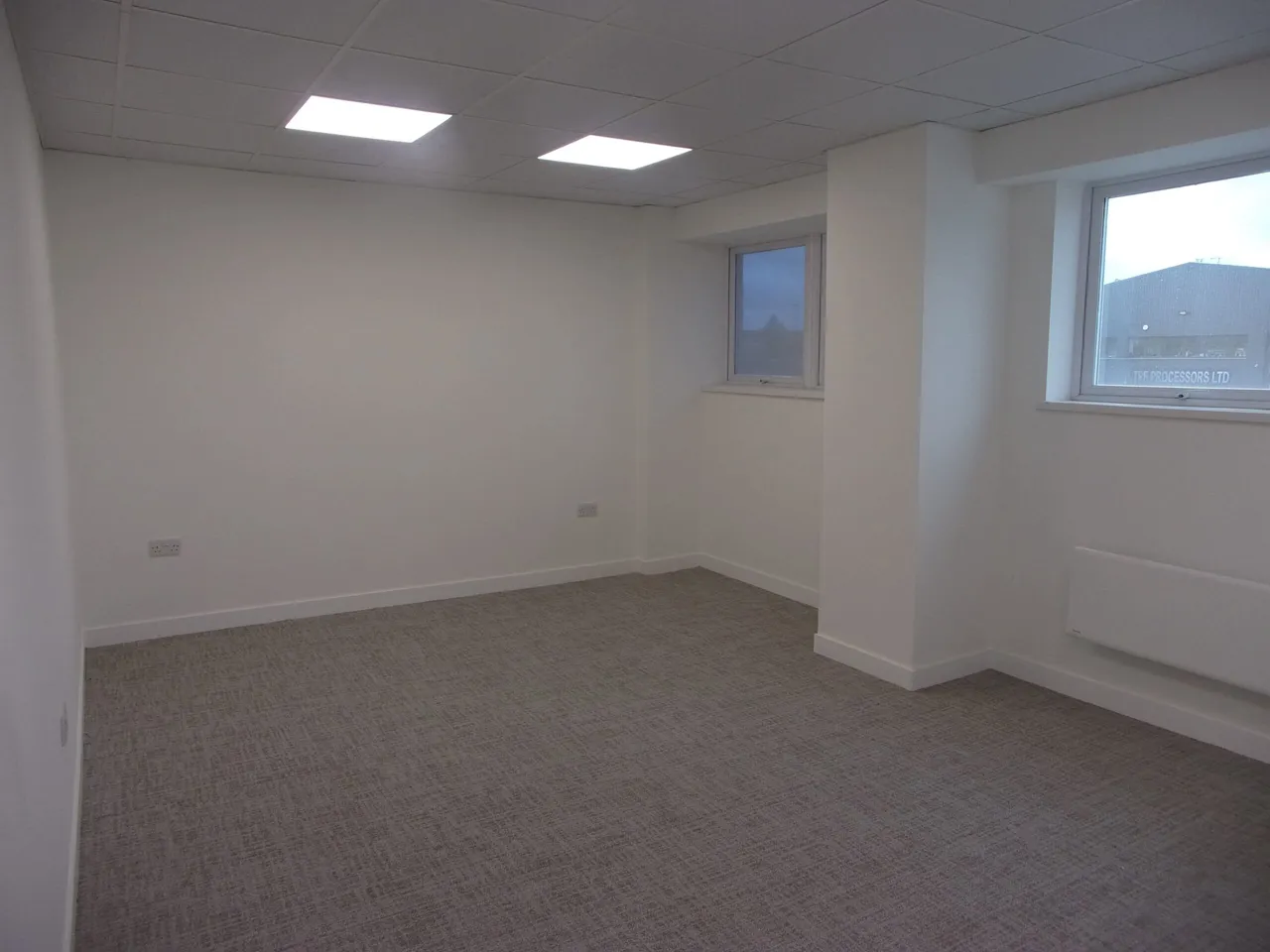 Thurrock Park Way, Tilbury, RM18, photo 4