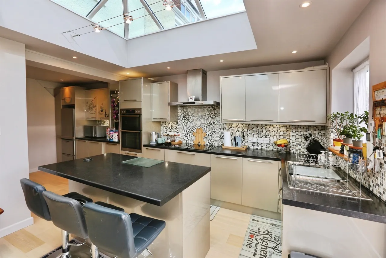 Longfield Avenue, Fareham, PO14, photo 2