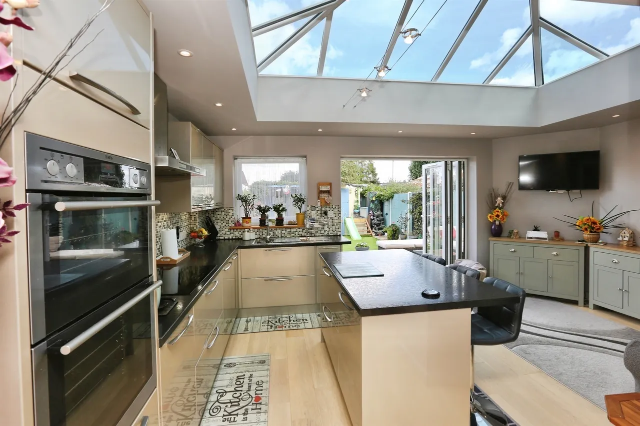Longfield Avenue, Fareham, PO14, photo 5