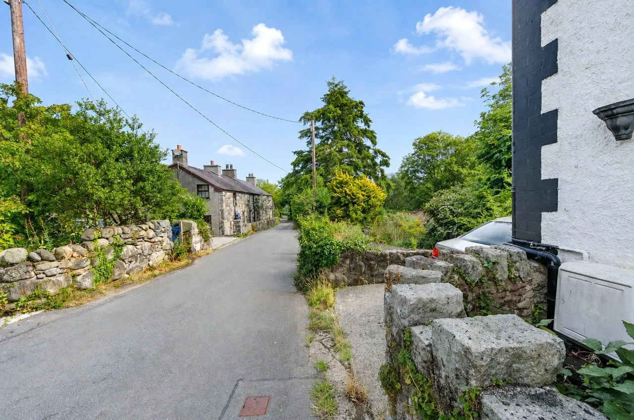 Rowen, Conwy, LL32, photo 11