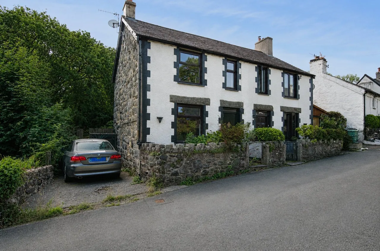 2 bed house for sale, Rowen, Conwy, LL32