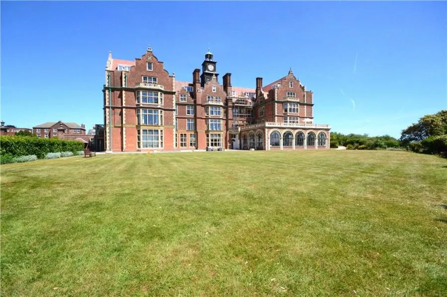 3 bed flat for sale, Cobbold Road, Felixstowe, IP11