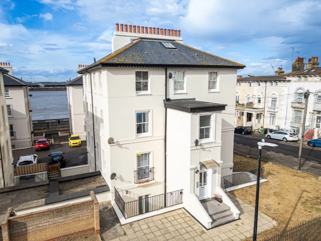 Lansdowne Square, Northfleet, DA11, photo 10