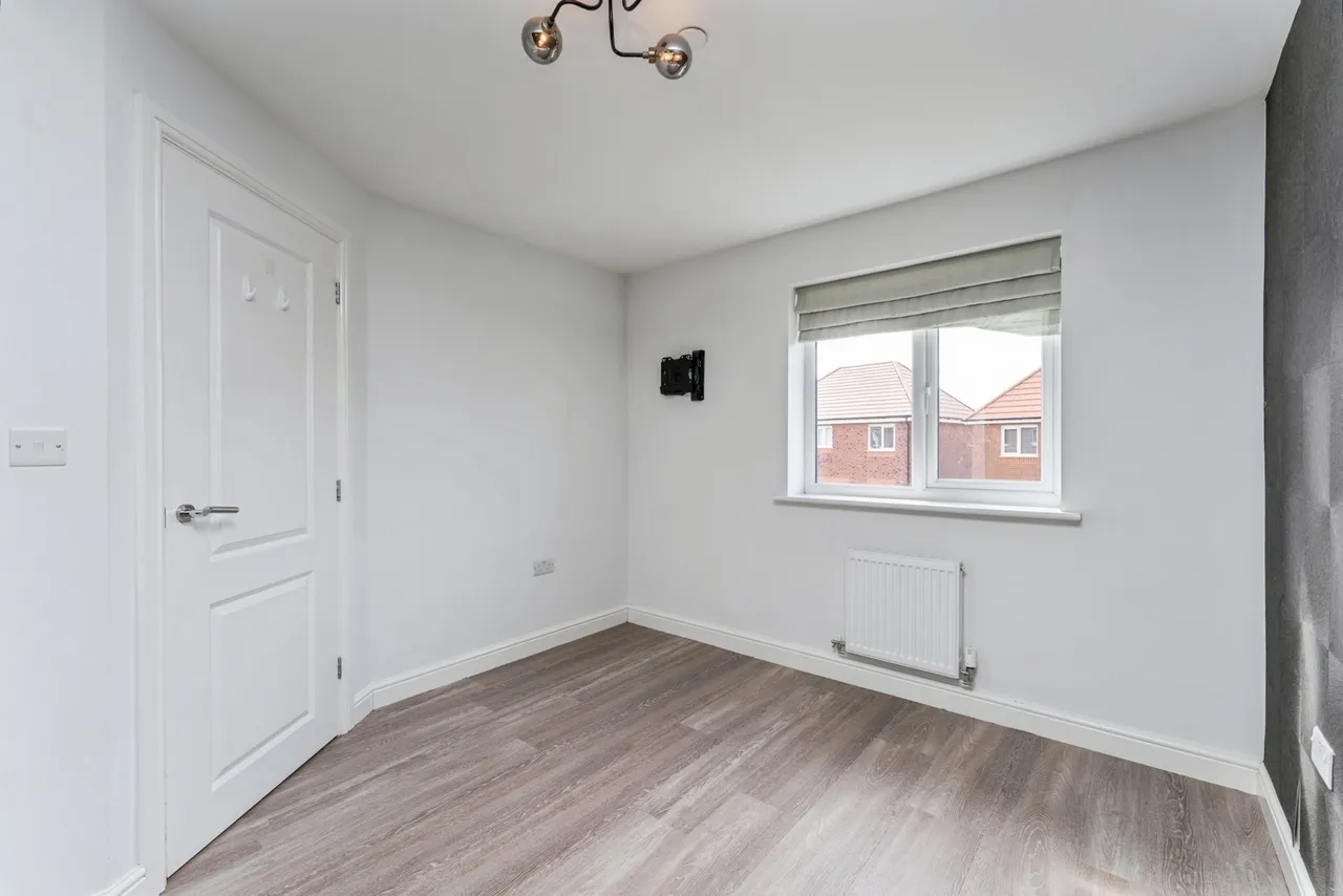 Ffordd Lloyd, Rhyl, LL18, photo 18