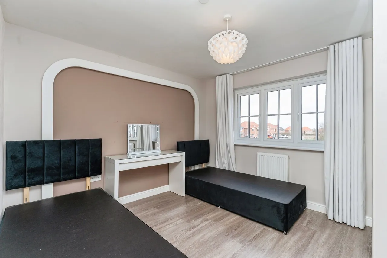 Ffordd Lloyd, Rhyl, LL18, photo 8