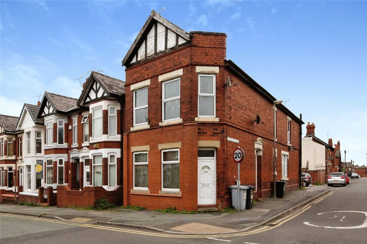 1 bed flat for sale — Ruskin Road, Crewe, Cheshire, CW2