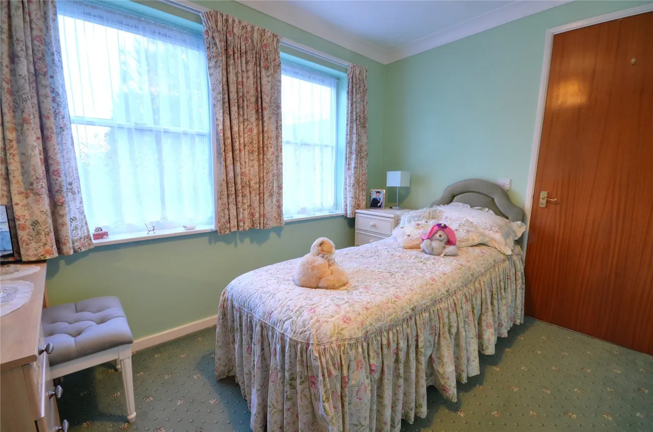 Fairfield Road, East Grinstead, RH19, photo 8