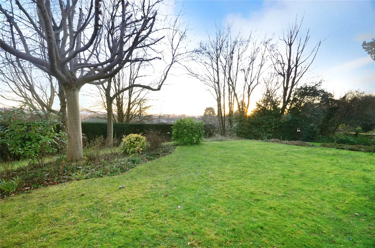 Fairfield Road, East Grinstead, RH19, photo 9