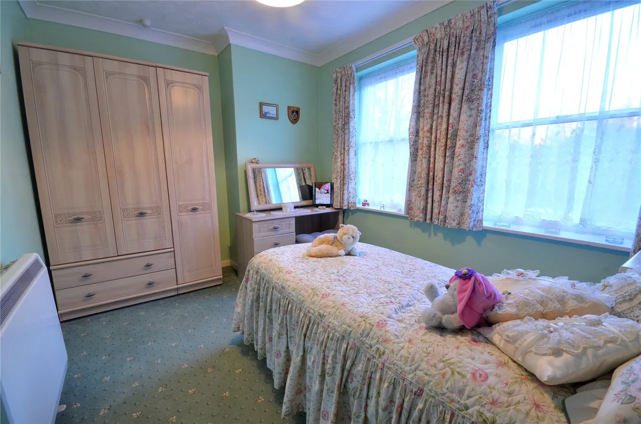 Fairfield Road, East Grinstead, RH19, photo 3