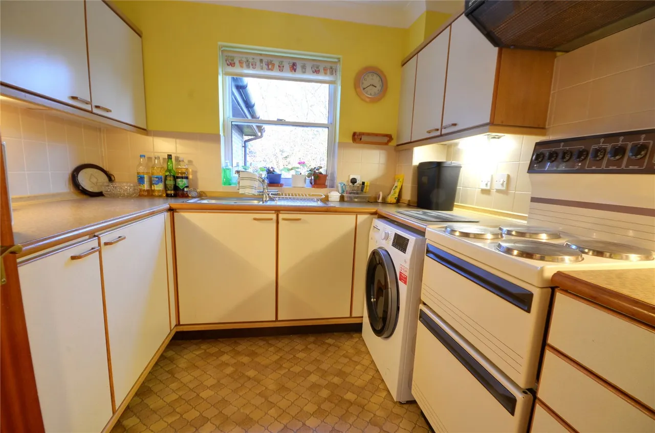 Fairfield Road, East Grinstead, RH19, photo 5