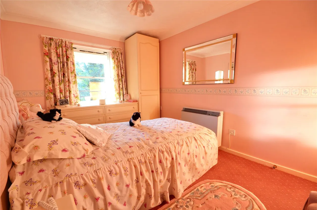 Fairfield Road, East Grinstead, RH19, photo 6