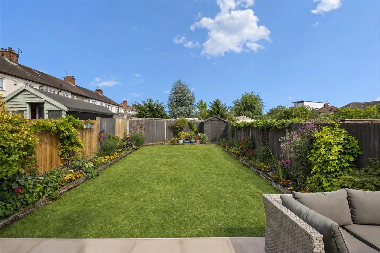 Filey Waye, Ruislip, photo 11