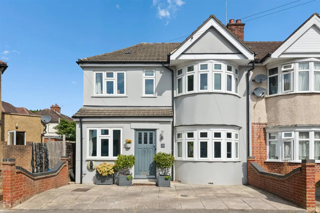 4 bed property for sale — Filey Waye, Ruislip