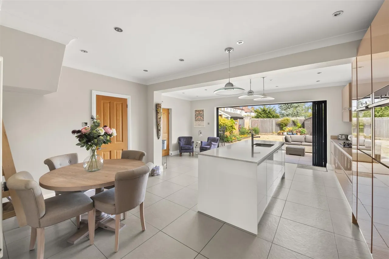 Filey Waye, Ruislip, photo 2