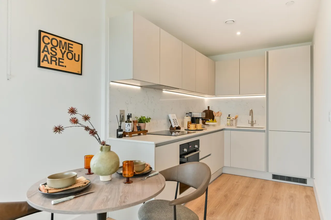2 bed flat to rent — Flat 41, James Horlick House South, Refinery Square, London