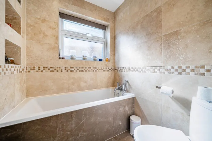 Holmwood Gardens, London, N3, photo 19