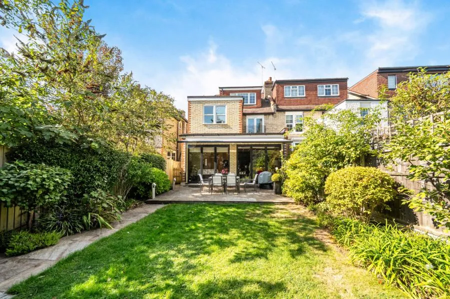 Holmwood Gardens, London, N3, photo 21