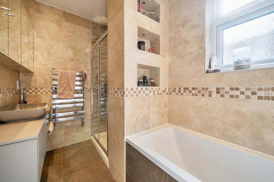 Holmwood Gardens, London, N3, photo 18