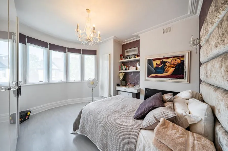 Holmwood Gardens, London, N3, photo 14