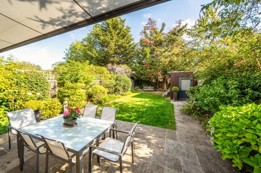Holmwood Gardens, London, N3, photo 22