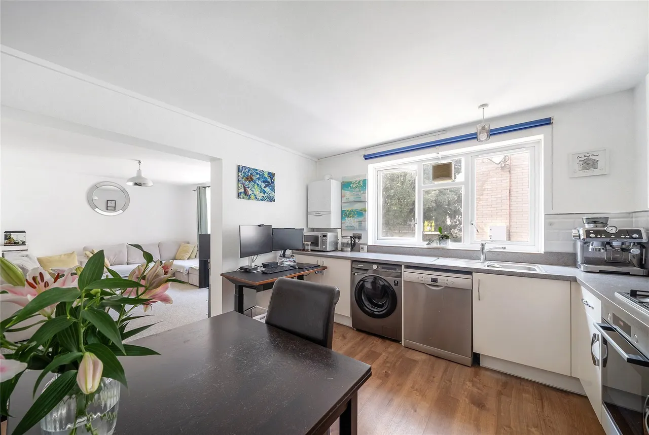 2 bed flat for sale — Skeena Hill, Southfields, London, SW18