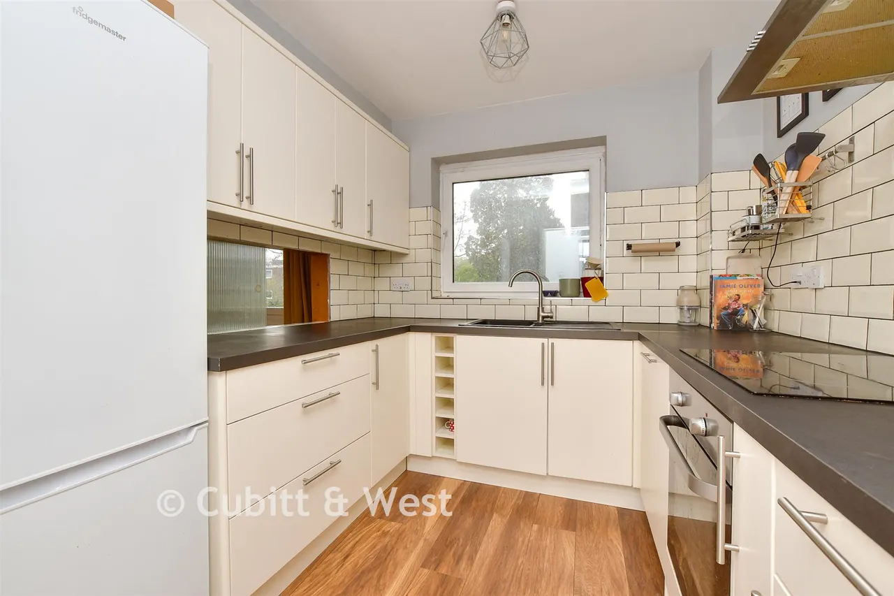 Westmoreland Drive, Sutton, SM2, photo 2