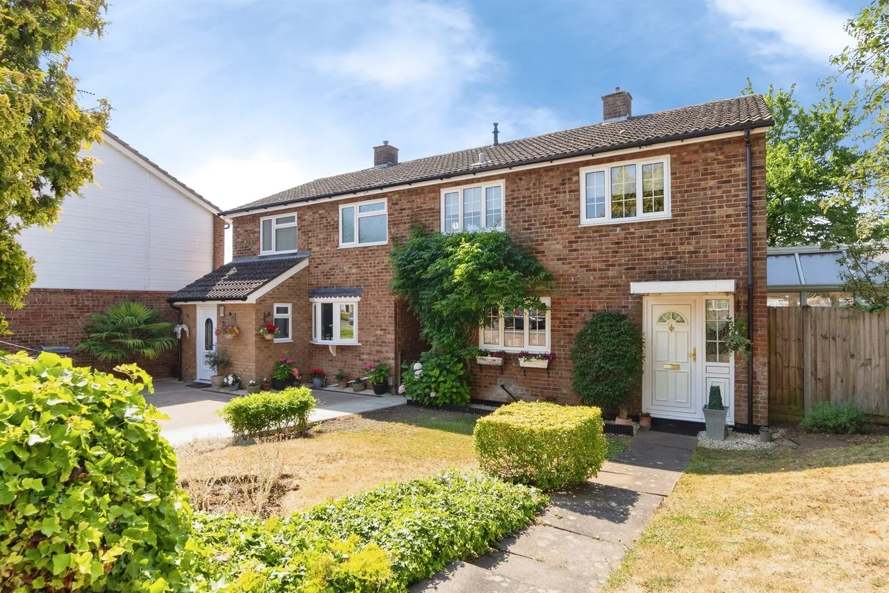 3 bed house for sale, Raleigh Crescent, Stevenage, SG2