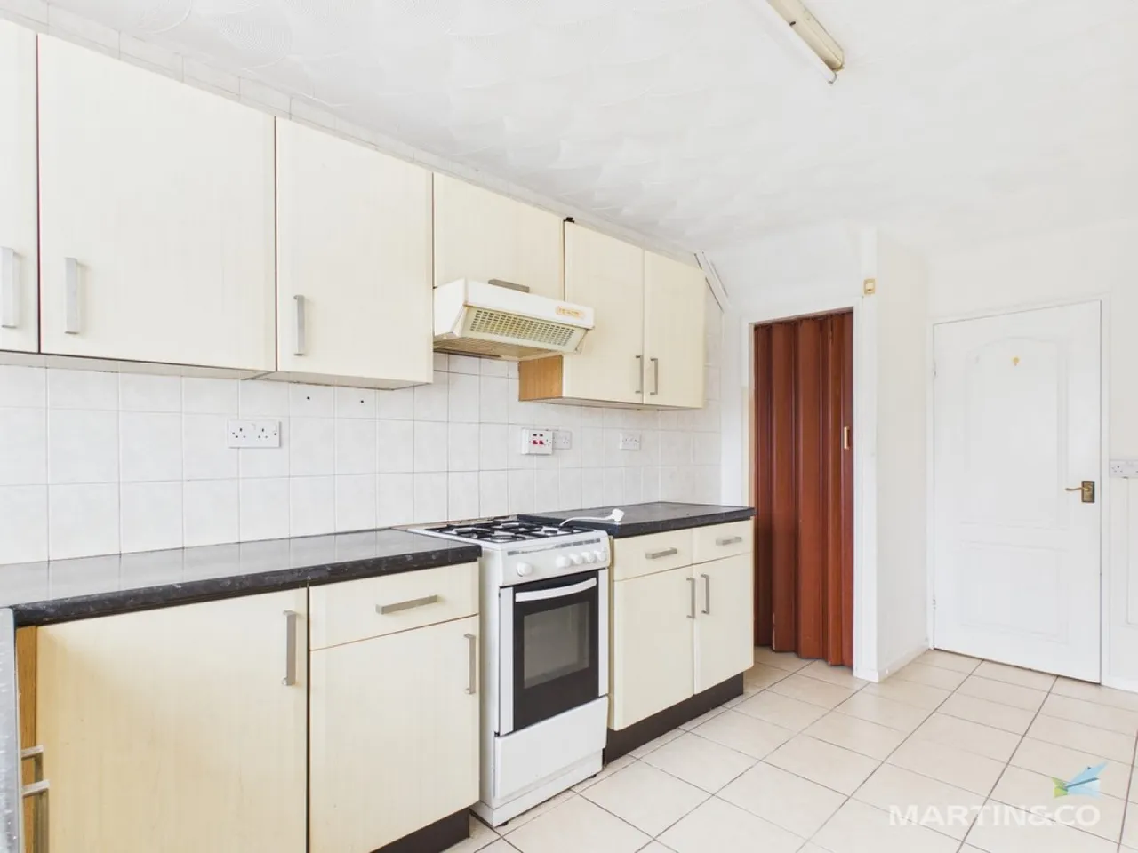 Leeswood Road, Woodchurch, photo 6